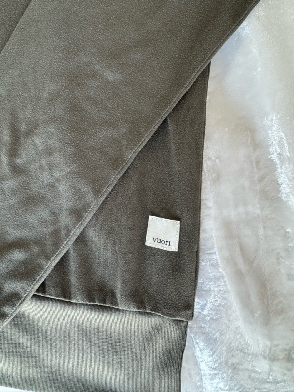 Vuori Daydream Crew Long Sleeve     Olive/Sage Green